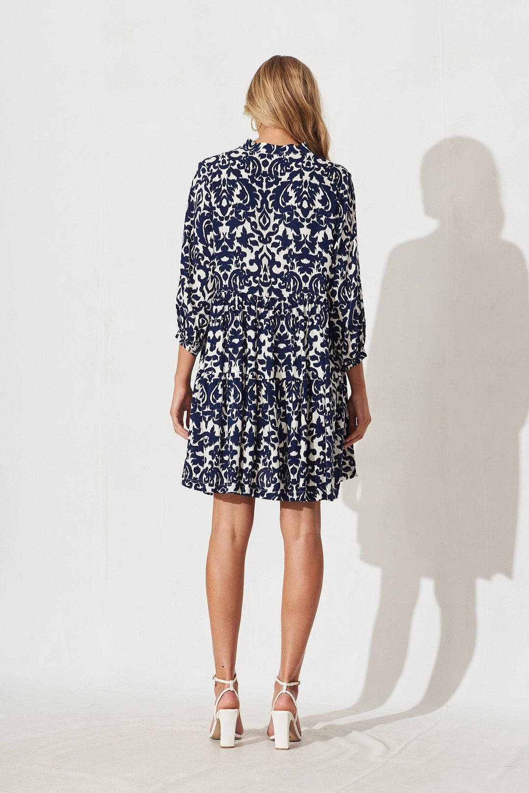 Caracelle Smock Dress In White With Navy Print